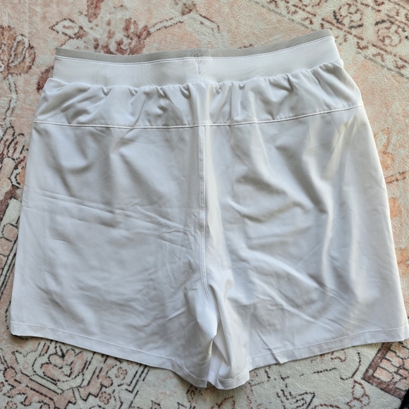 Fabletics Shorts - Picture 4 of 4